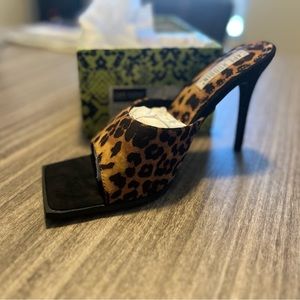 Square toe leopard print mule
